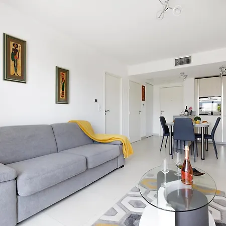 Apartament 404 Yourhosthelper